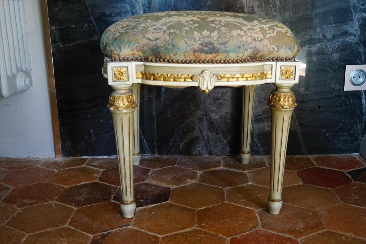 Апартаменти Manoir De La Comtesse Chailly-en-Biere Екстер'єр фото